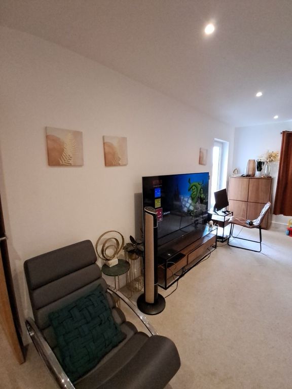 Property photo 3 of 8