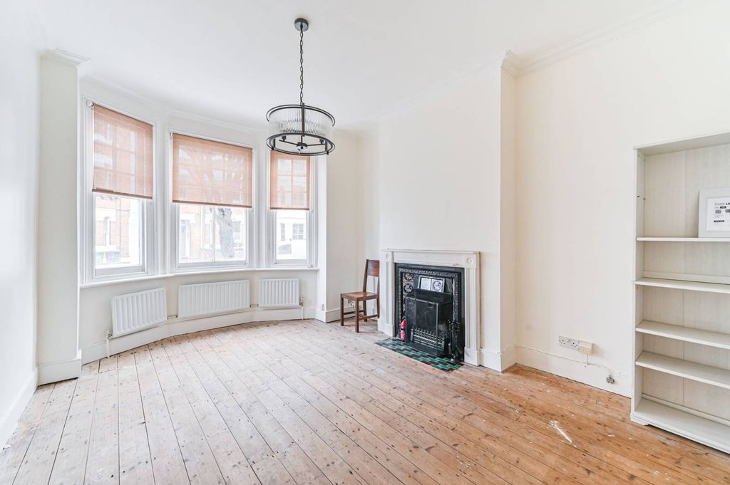 Property photo 2 of 11