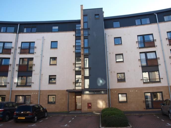 Property photo 2 of 12 East Pilton Farm Crescent