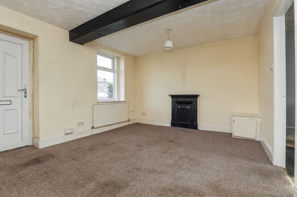 Property photo 2 of 21 Flat 1, 4 Forest Road, Southport, Merseyside, Pr8 6st