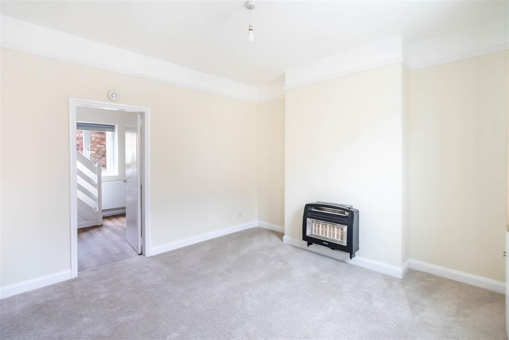 Property photo 2 of 11 11 Lockwood St Exports-2.Jpg