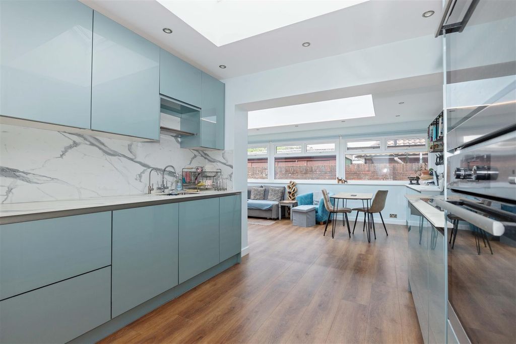 Property photo 3 of 22 Stone Lane_19.Jpg