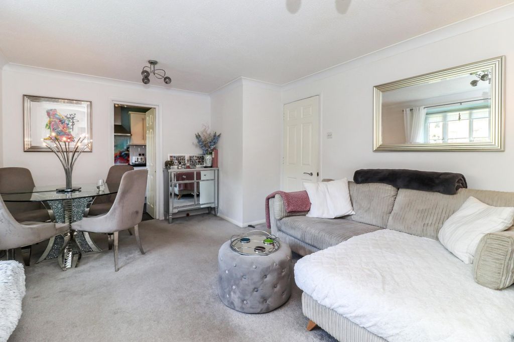 Property photo 3 of 15 Living Room