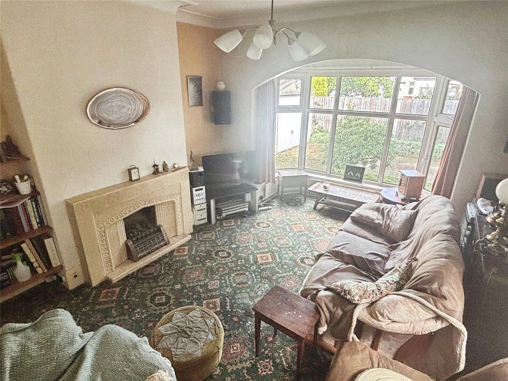 Property photo 2 of 20 Lounge