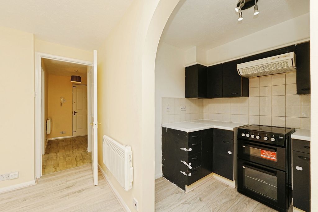 Property photo 3 of 18 Pbox-Img.Jpg