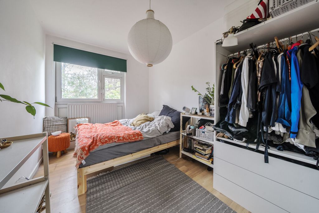 Property photo 3 of 9 1441326-11-69Dfab...