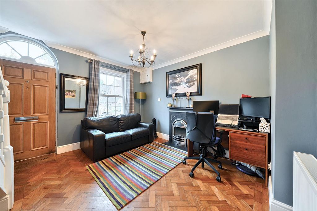 Property photo 3 of 24