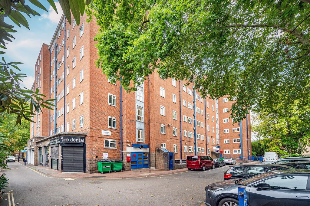 Property photo 2 of 10