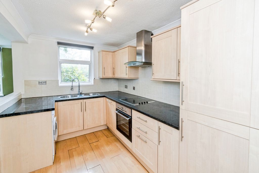 Property photo 3 of 16 Pbox-Img.Jpg