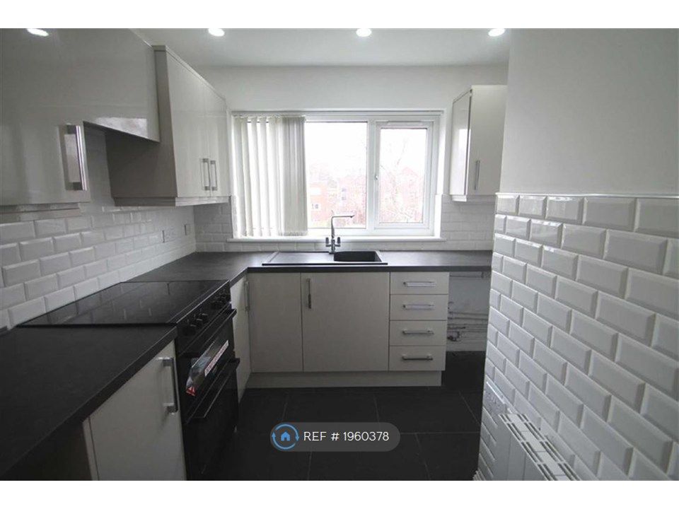 Property photo 1 of 5 Kitchen