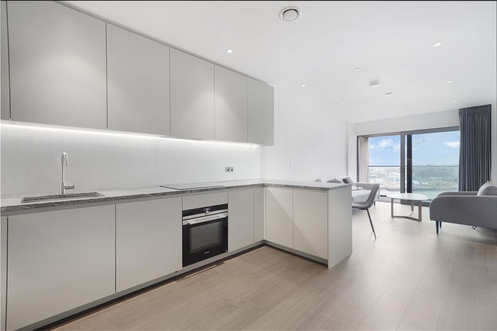 Property photo 1 of 12 Flat 1607, 10 Cutter Lane - Yka1Vlimhfgkkwlrnj0Q.J