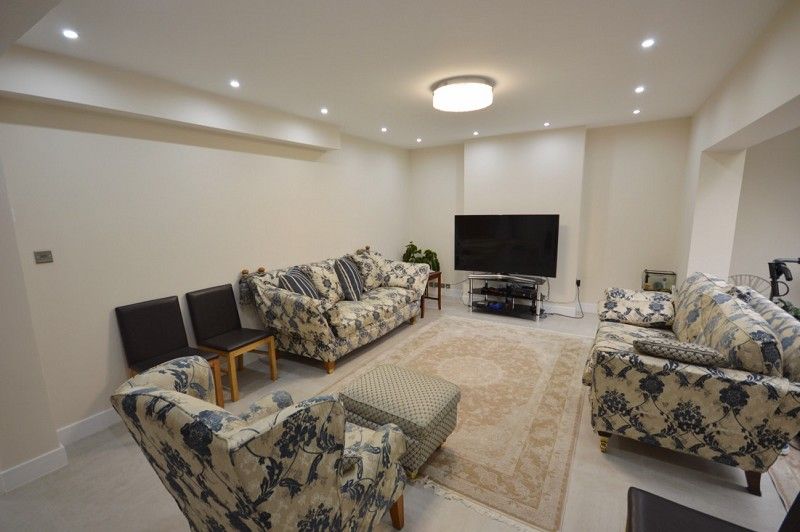 Property photo 2 of 12 Lounge Area