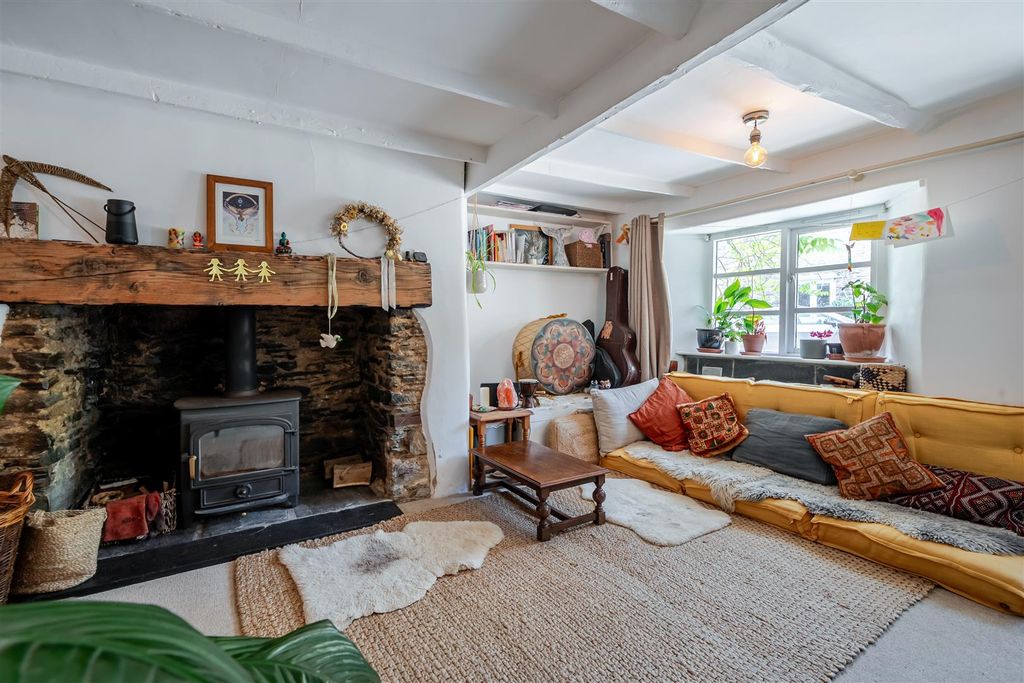 Property photo 3 of 17 Holly 26 Sitting Room..Jpg
