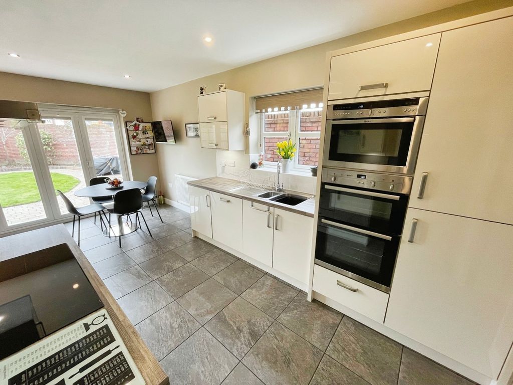 Property photo 2 of 30 Picture No. 01