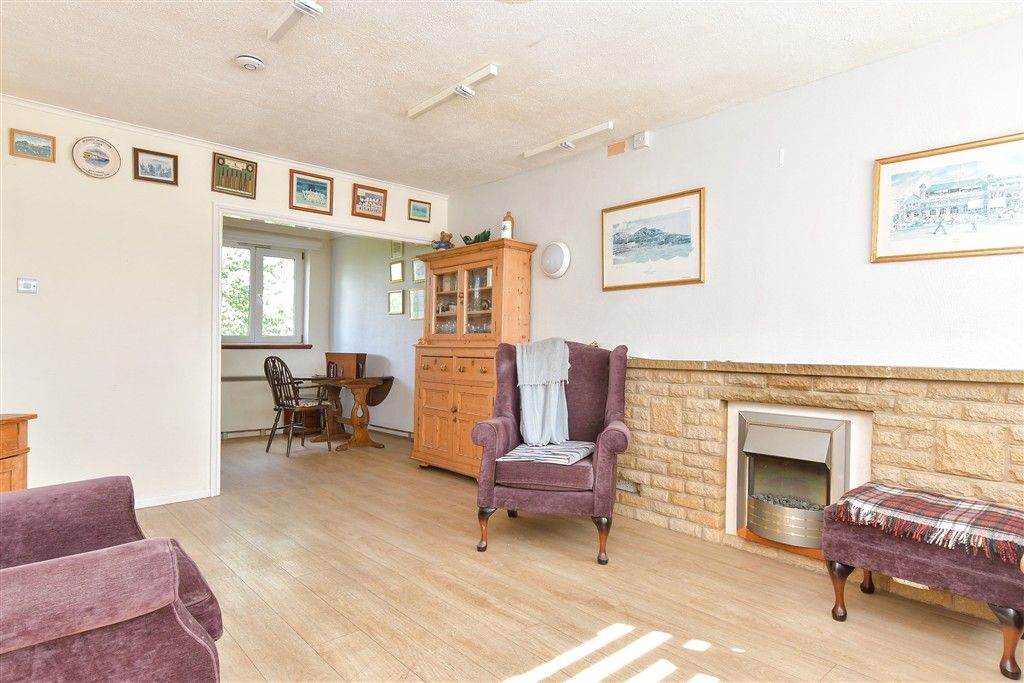 Property photo 2 of 10 Lounge