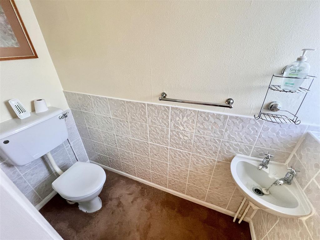 Property photo 3 of 20 Wc.Jpeg