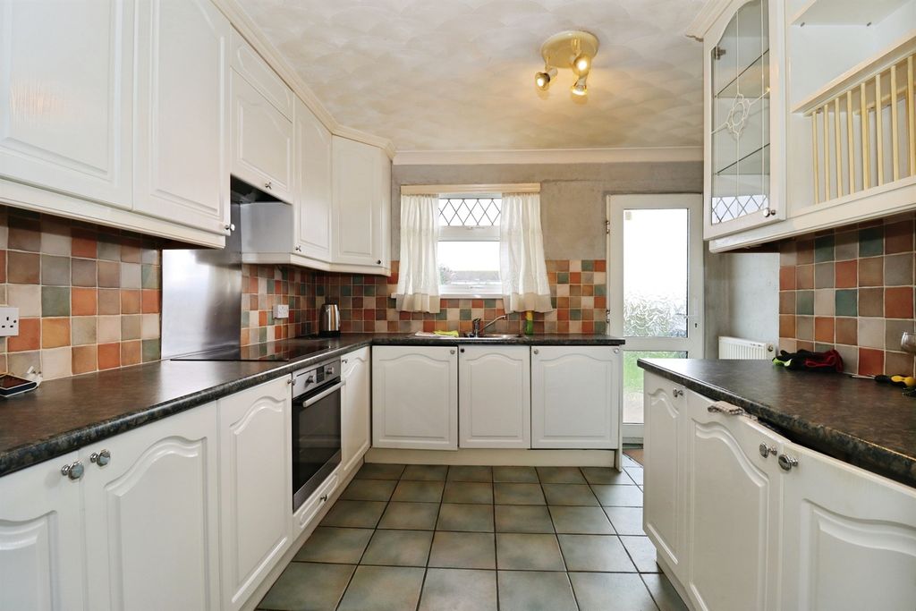 Property photo 2 of 20