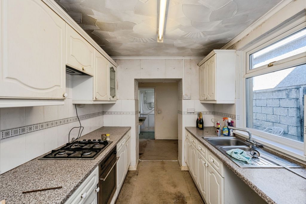 Property photo 2 of 17 Photo