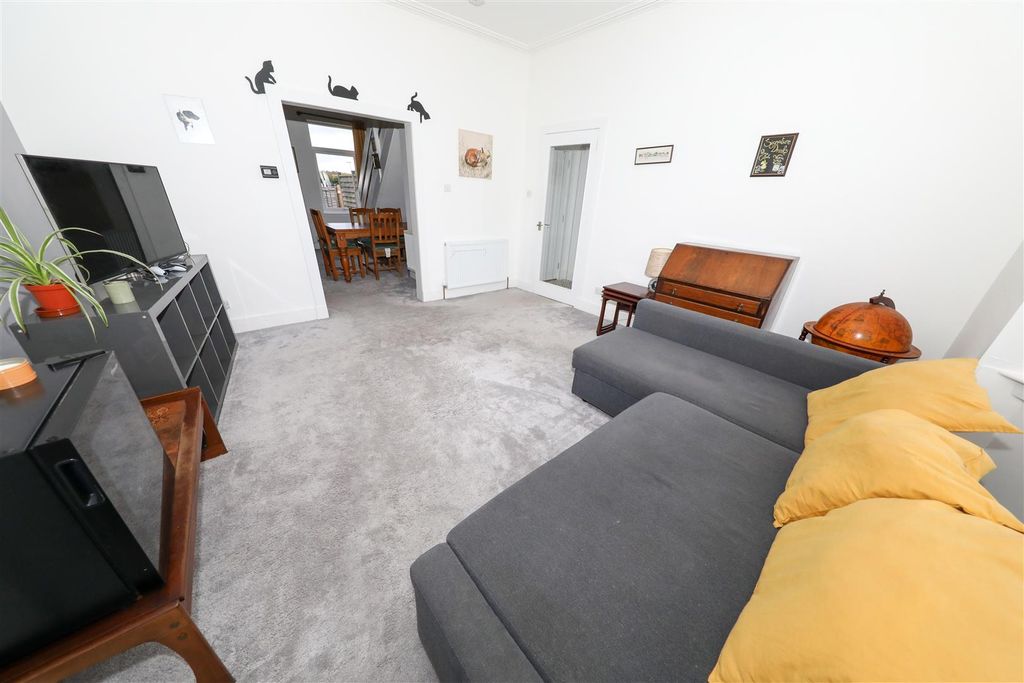 Property photo 3 of 15 F