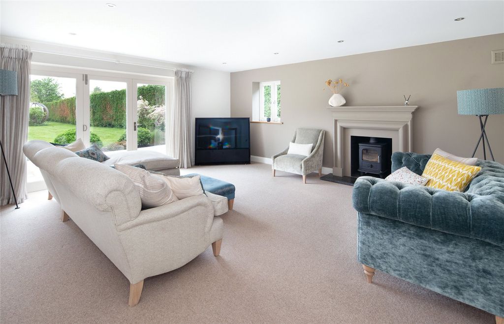 Property photo 3 of 17 Drawing Room