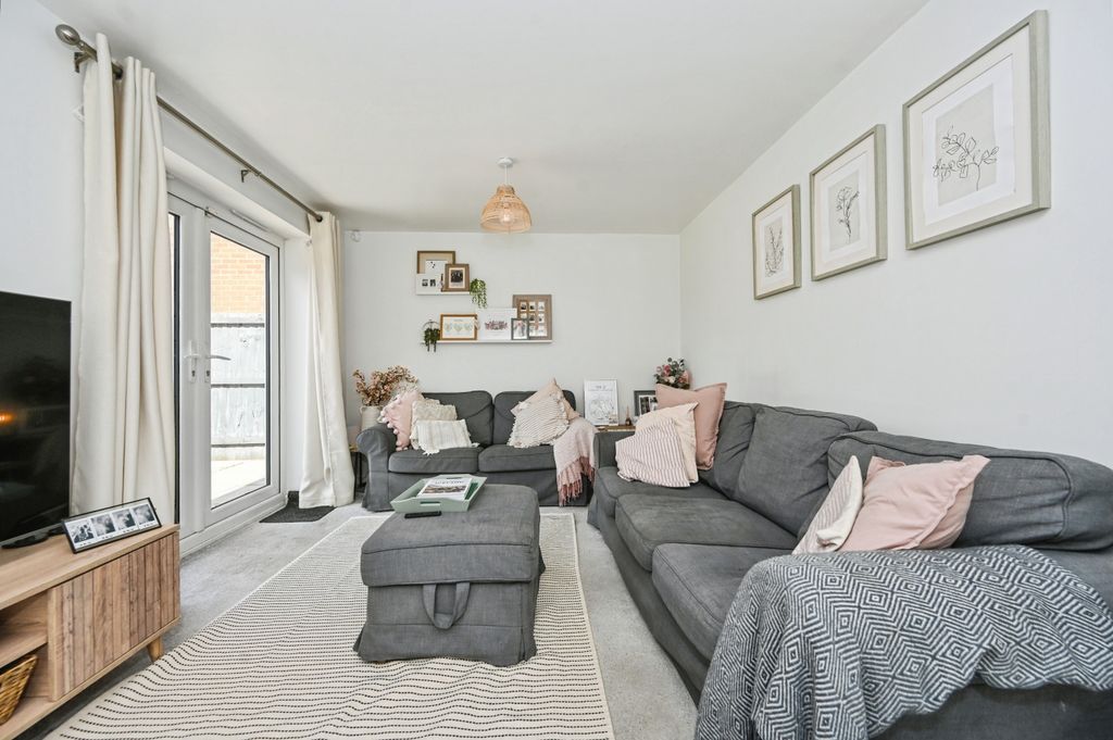 Property photo 3 of 15