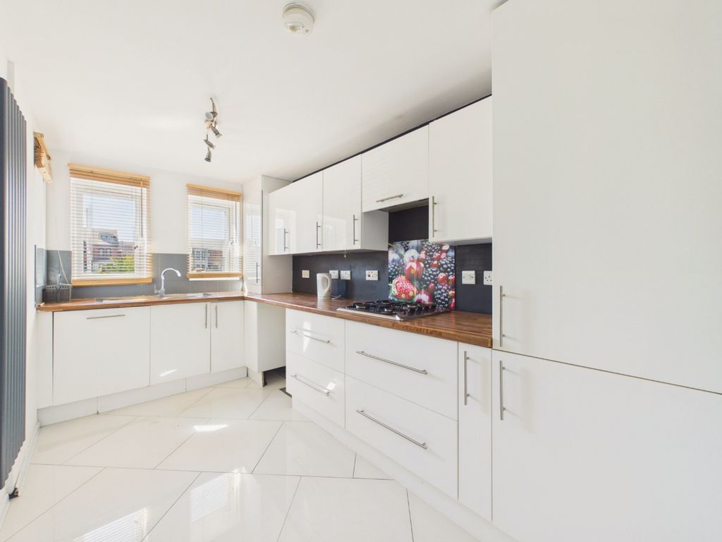 Property photo 2 of 19 4870336