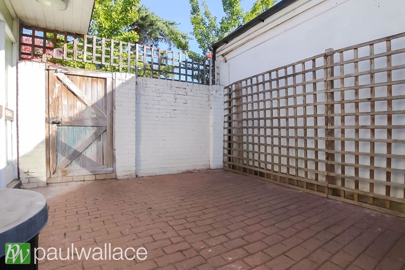 Property photo 3 of 11 Courtyard