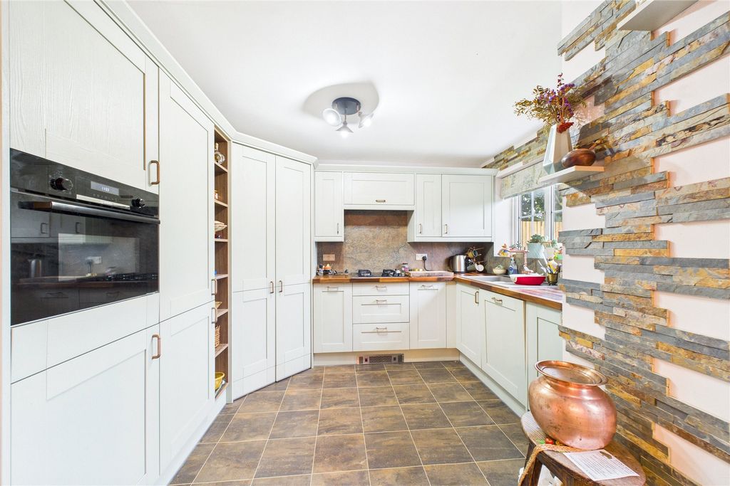 Property photo 3 of 11 Picture No. 10