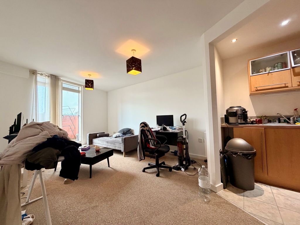 Property photo 3 of 7 Living Room