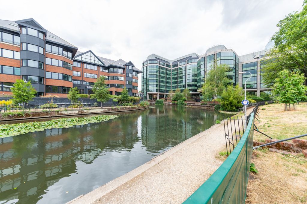 Property photo 3 of 35