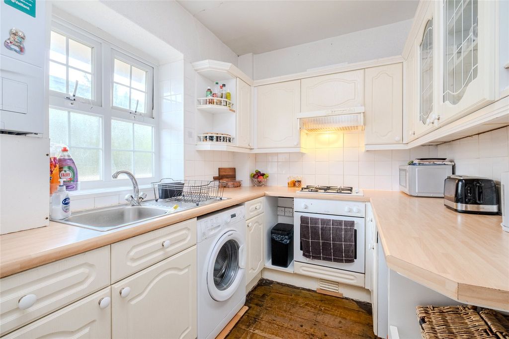 Property photo 2 of 6 Picture No. 11