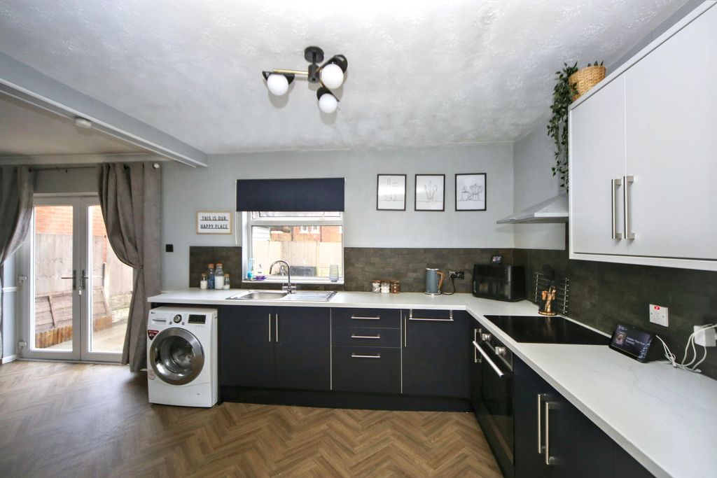 Property photo 3 of 25