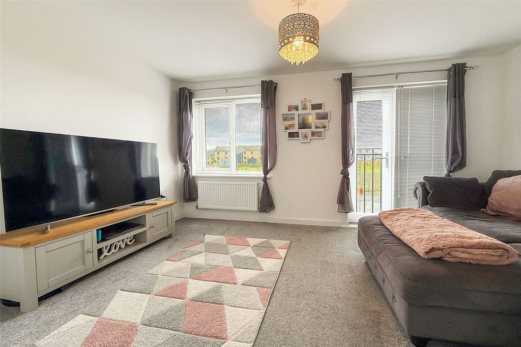 Property photo 3 of 15 Picture No. 11