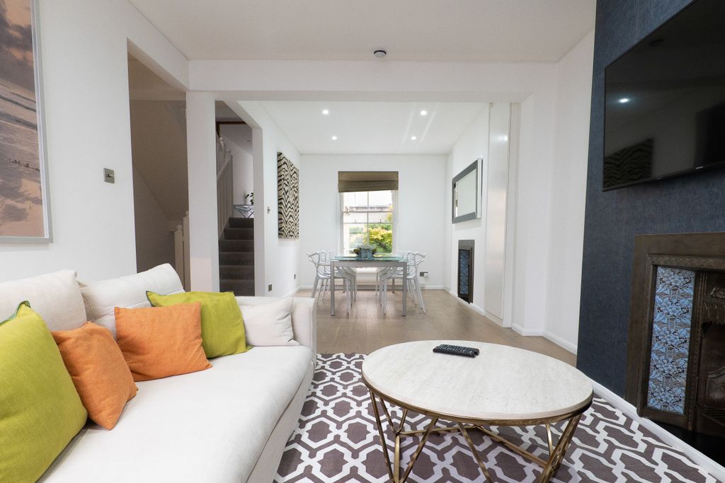 Property photo 3 of 10 Gallery