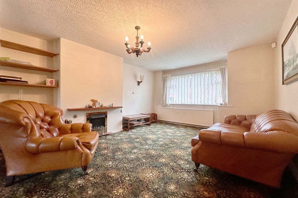 Property photo 2 of 23 Lounge