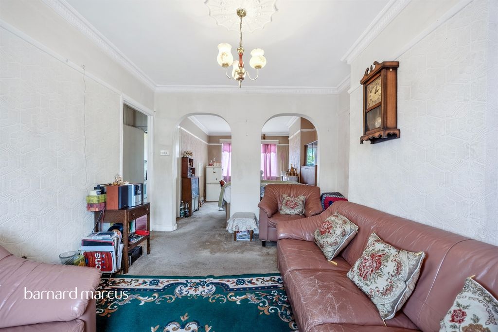 Property photo 3 of 17