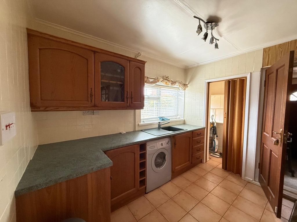Property photo 3 of 12 050d8Aef-Bdbd-4F27-95A5-4536c9535626