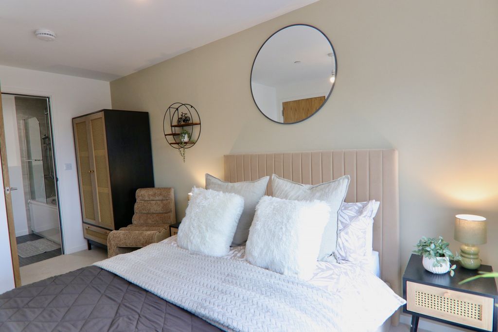 Property photo 1 of 18 2 Bed Flat To Rent Traffic Street, Nottingham Ng2