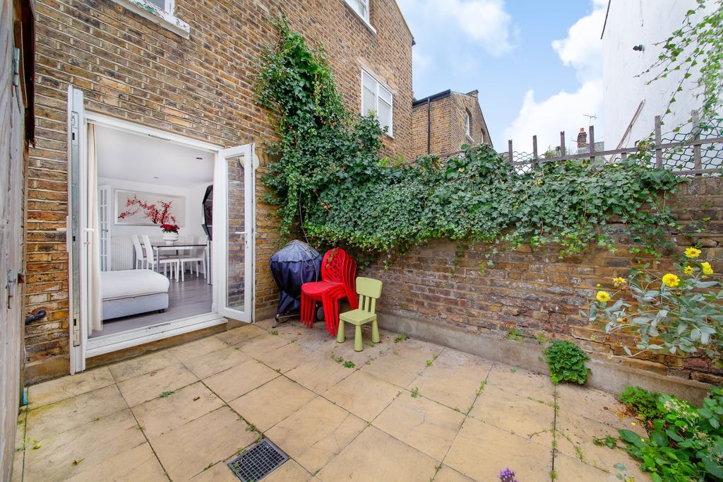 Property photo 1 of 12