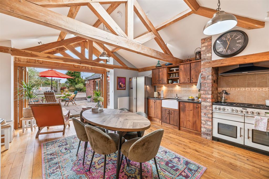 Property photo 2 of 18 Kitchen/Dining