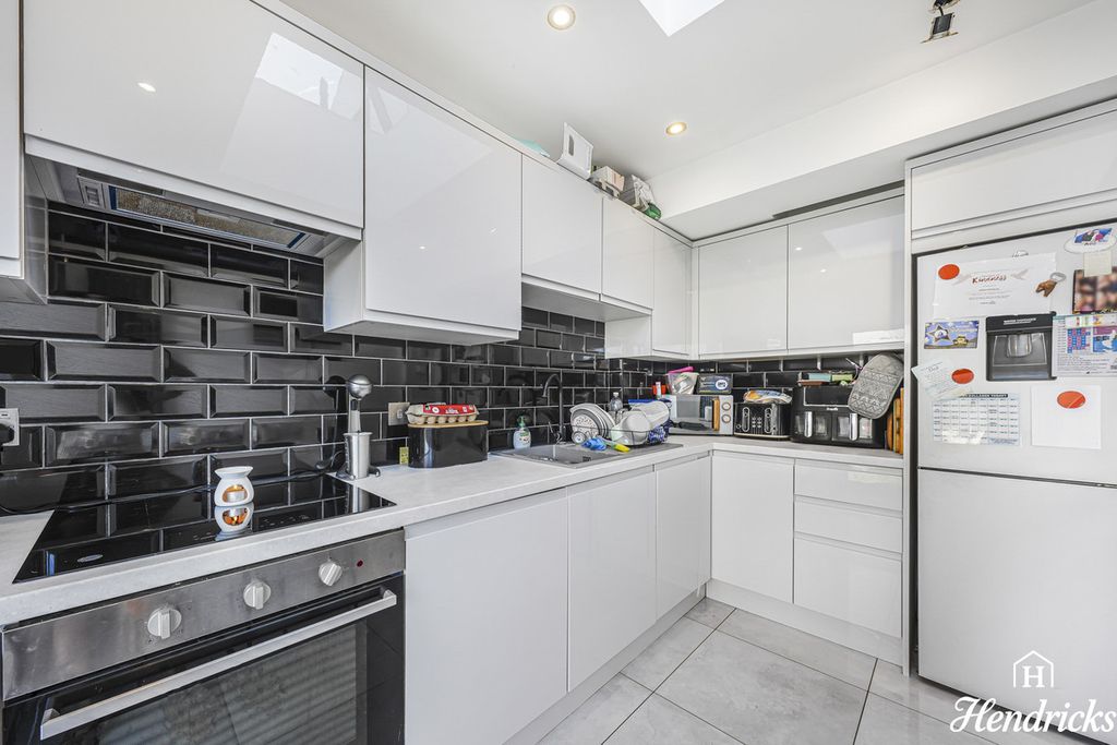 Property photo 2 of 29