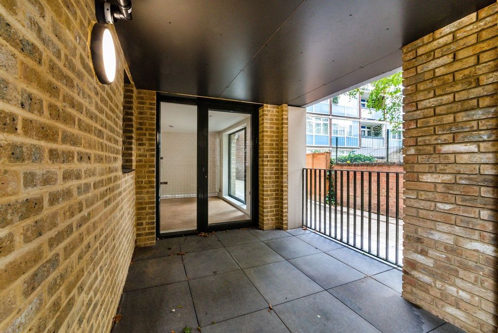 Property photo 3 of 11