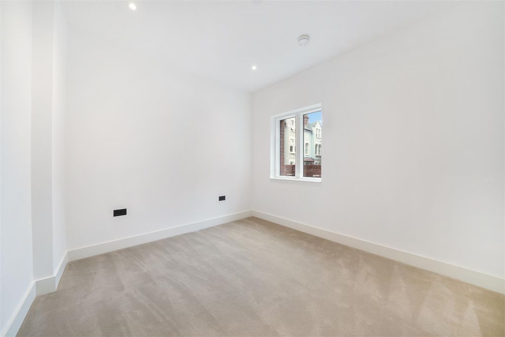 Property photo 2 of 15 2 Viridis Apartments, 1 Monarch Square - Rd30Tgiaq