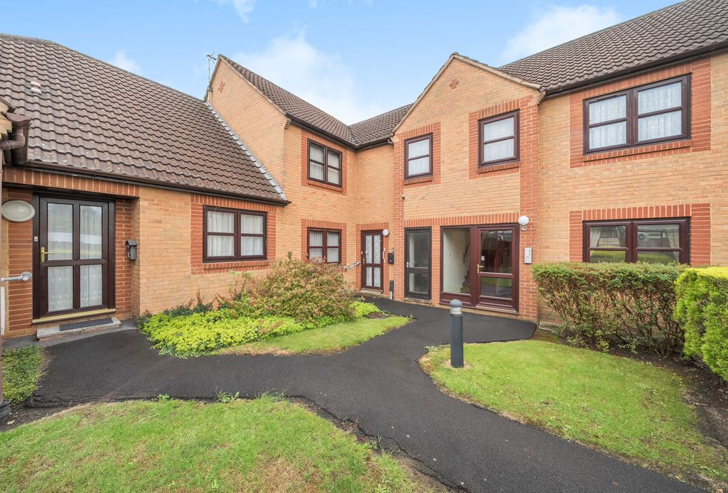 Property photo 1 of 15 1354375-2-68c15B0...