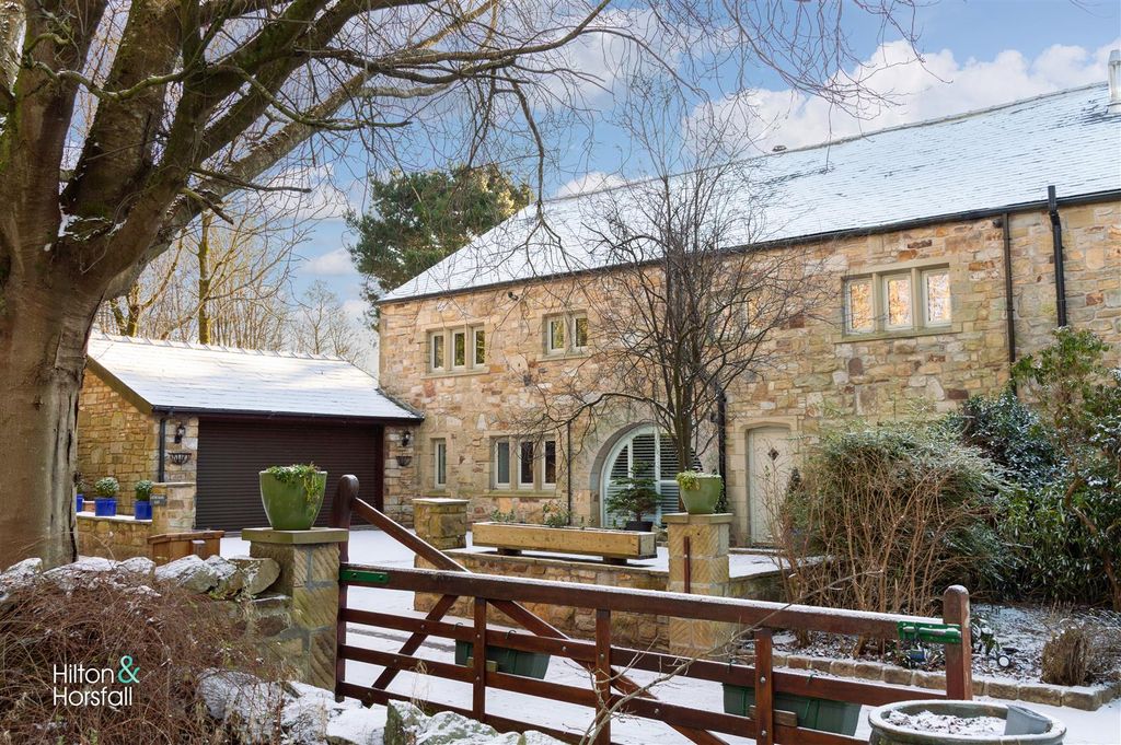 Property photo 1 of 40 Cliviger Laithe Barn East