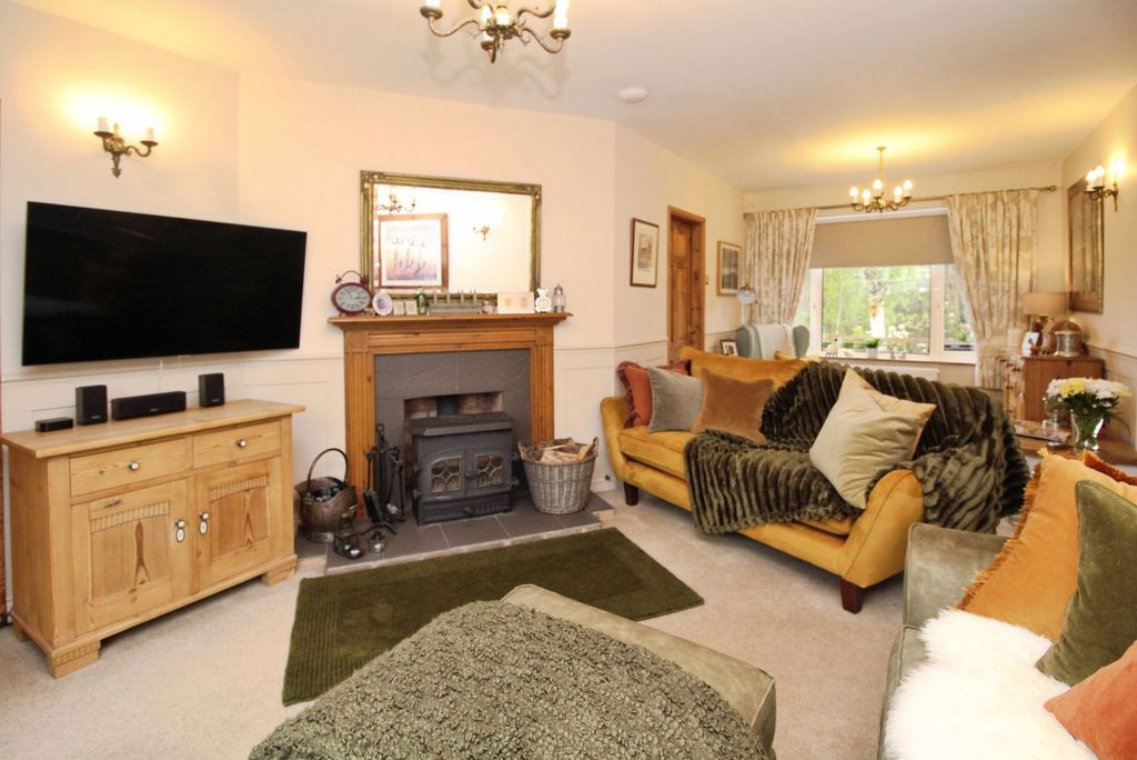 Property photo 3 of 47