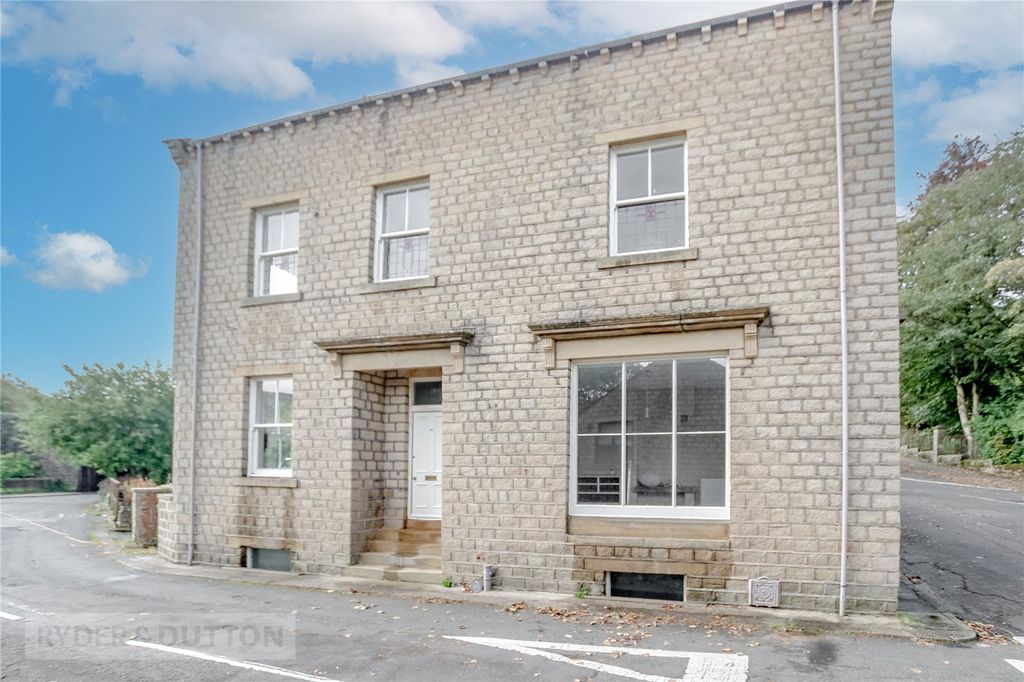 Property photo 1 of 19 External