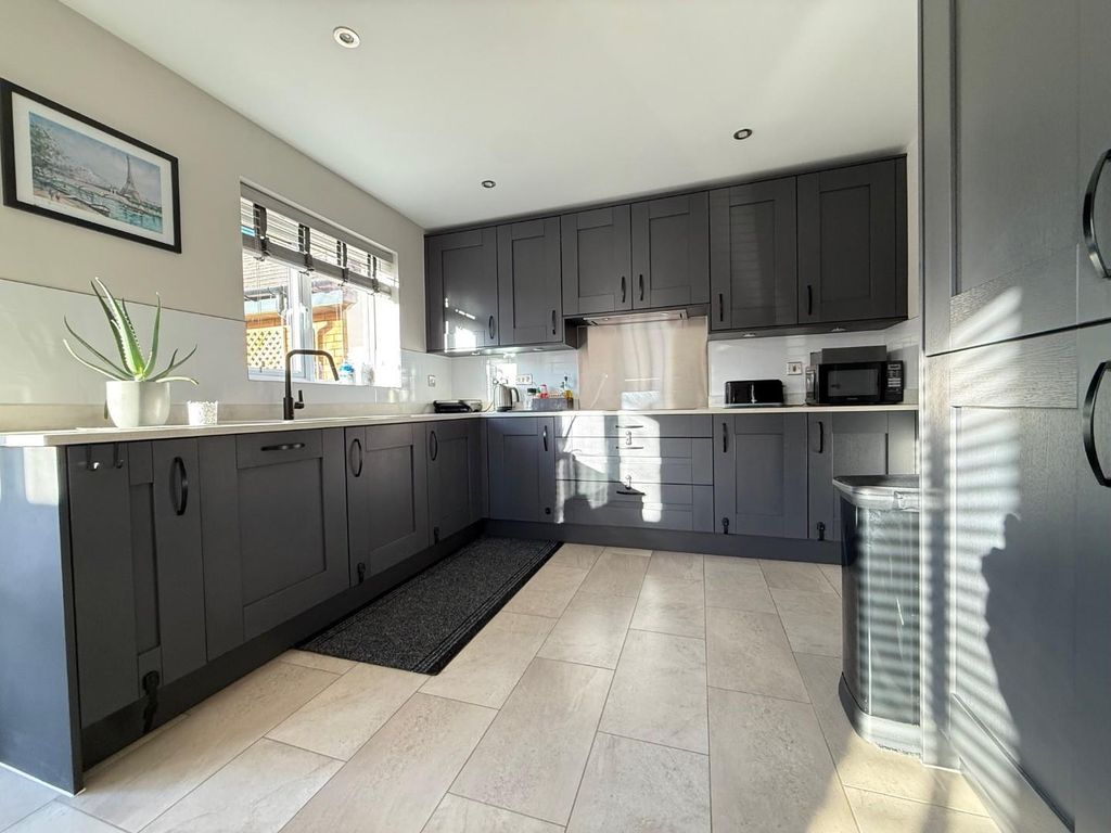 Property photo 3 of 22 4.Jpg