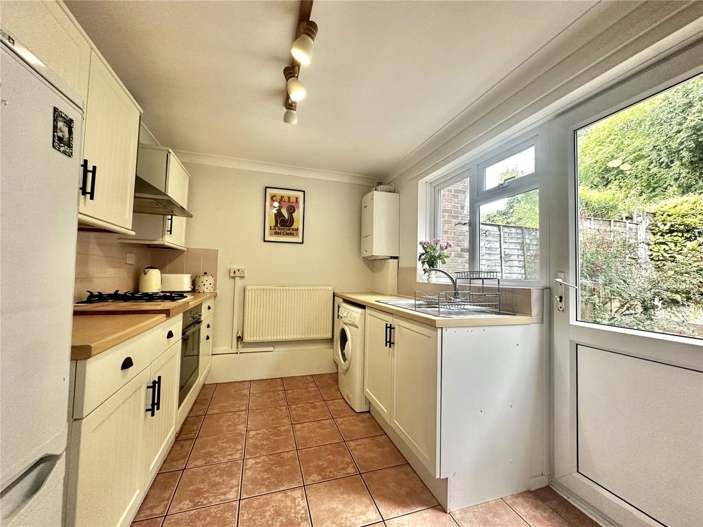 Property photo 2 of 9 Picture No. 15