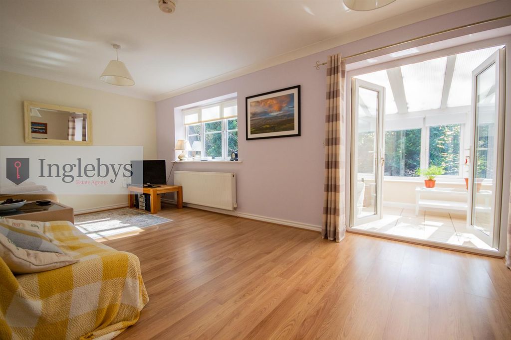 Property photo 1 of 26